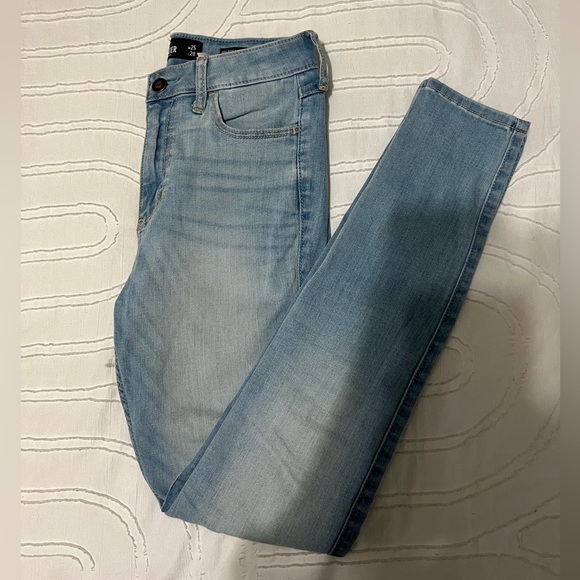 Hollister Women's Light Blue High Rise Skinny Jeans - Picture 1 of 4